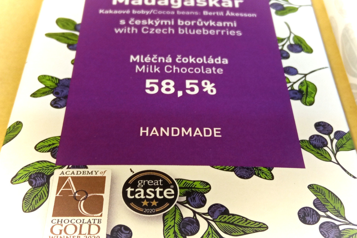 Czekolada mleczna z czeskimi borówkami Madagaskar 58.5% Czekolada mleczna z czeskimi borówkami Madagaskar 58.5%